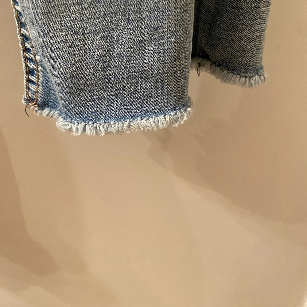 Seven7 Women's Light Blue Jeans, Embellished Pockets, Raw Hem. - Picture 5 of 10